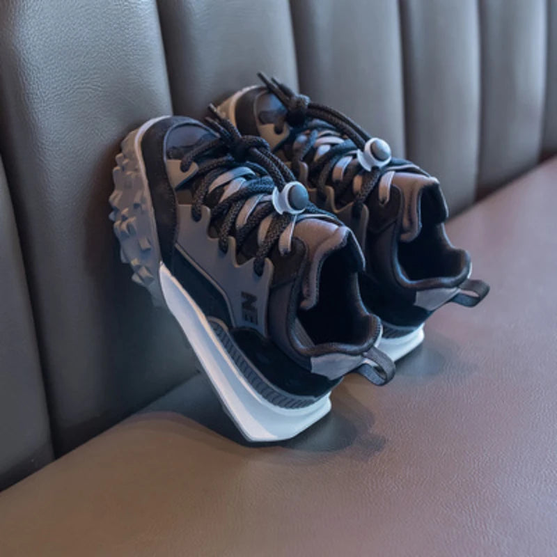 Children Casual Sneaker hole and loop
