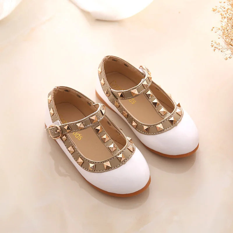 Flats T strap