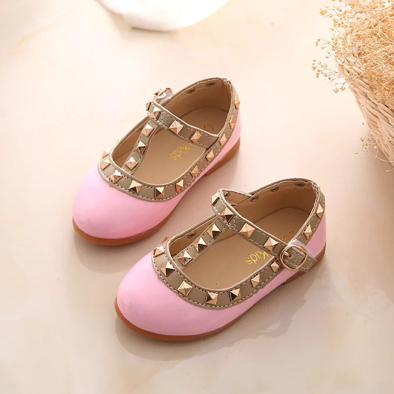 Flats T strap