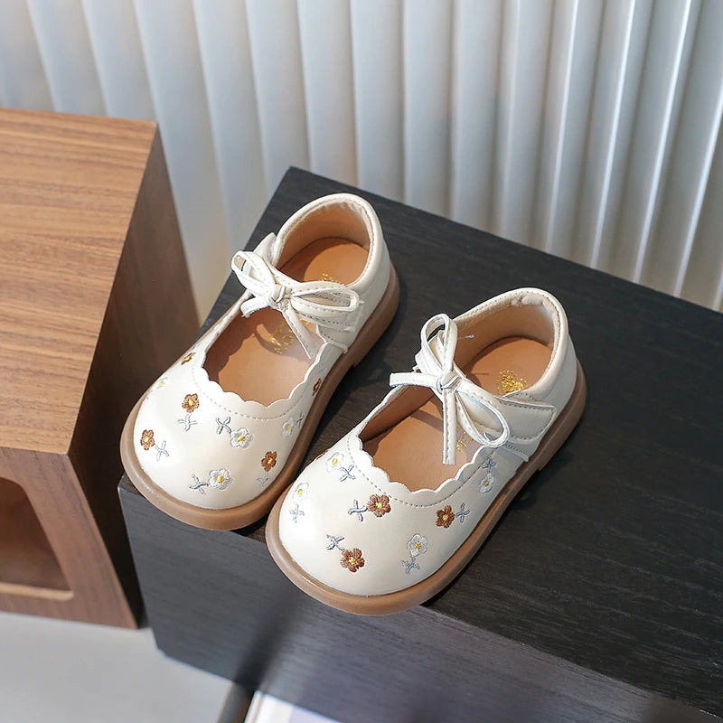 Vintage Beige Brown Leather Shoes