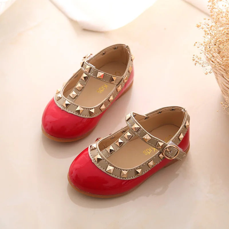 Flats T strap