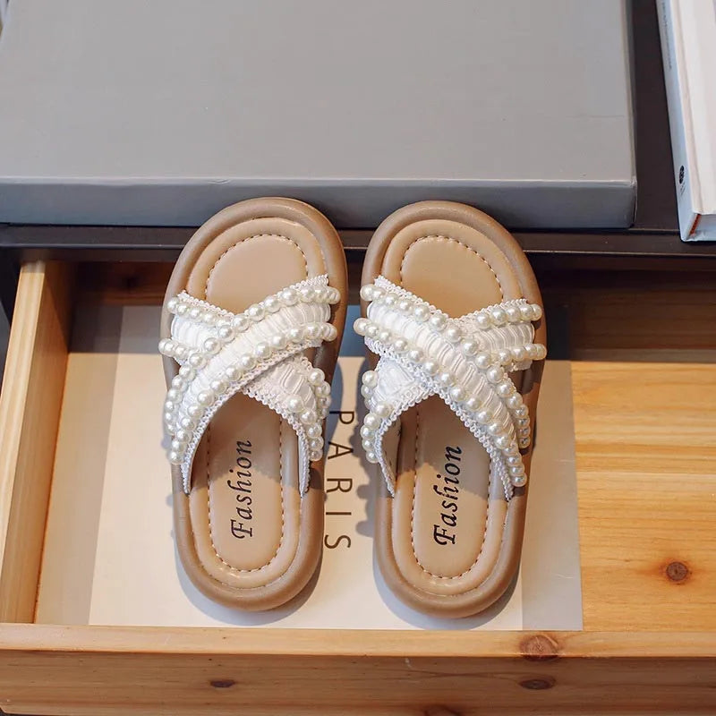 Girl's Fashionable pearl strap Slippers