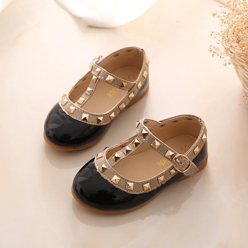 Flats T strap