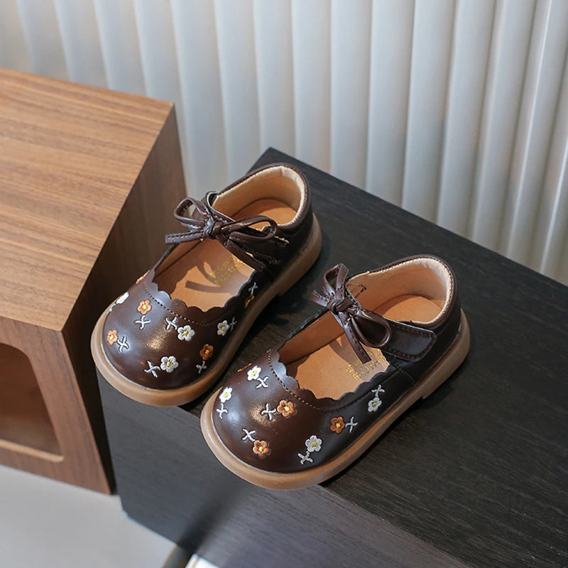 Vintage Beige Brown Leather Shoes