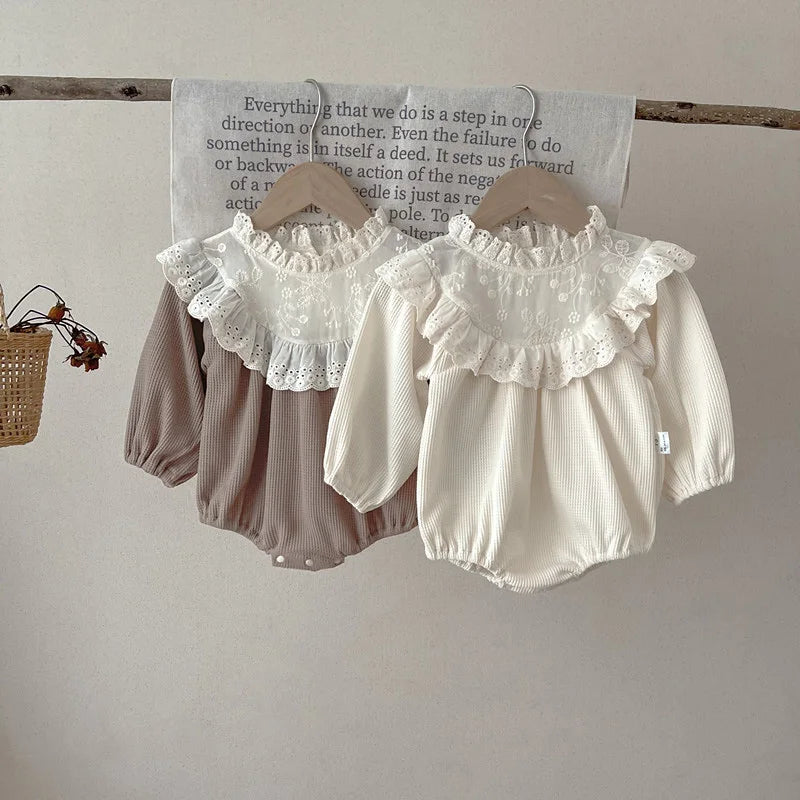 Cotten embroidery baby bodysuit